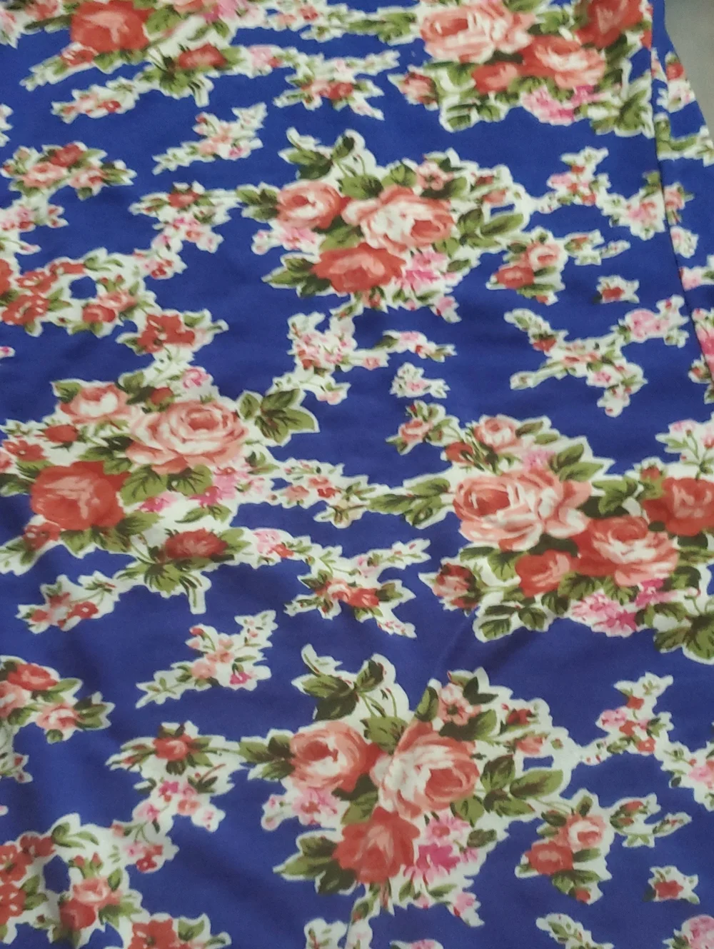 Floral Scoop-Neck Midi Dress in Royal Blue with Pink Roses tomsware Size Medium